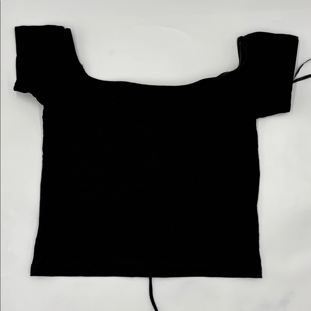 Edikted Jess Off the Shoulder Top in Black - Picture 4 of 7